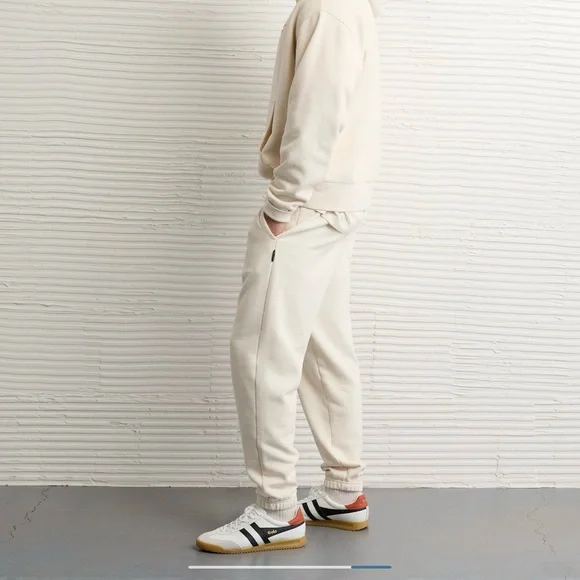 NWT - Men’s American Eagle Laidback Luxe Heavyweight cream sweatpants - XL - Picture 2 of 7